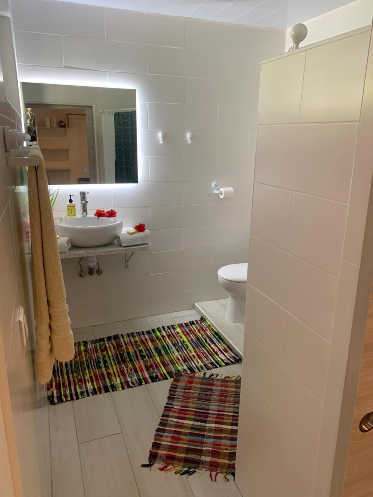 A Tomo Mai Homestay, Close To Airport, Private Bathroom Free Parking And Wifi With High Connection And Breakfast Optional Faaa Εξωτερικό φωτογραφία